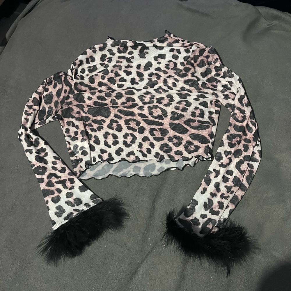 SHEIN Leopard Fuzzy Cuff Lettuce Trim Mock Neck Crop Mesh Top - Picture 4 of 9